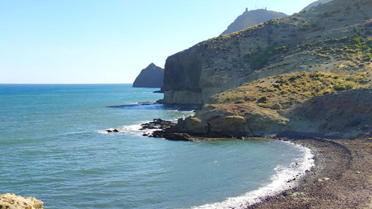 ¡Escapate del bardo! Descubrí la cala secreta de España donde el snorkel es el rey