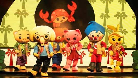 Invierno teatral: de muñecos del espacio a pirámides en 360, hay circo para rato