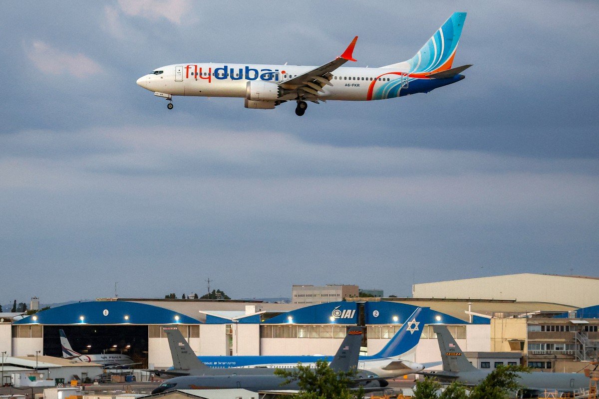 ¡Terror en el aire! Pasajeros redujeron a un piloto que atacó a su compañero en pleno vuelo