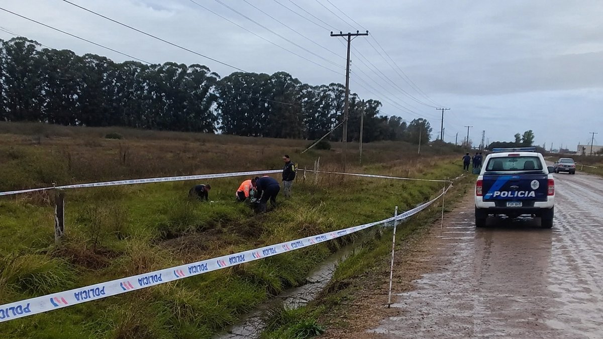 ¡Escalofriante hallazgo en Mar Chiquita! Paseaba al perro y encontró un cuerpo en una bolsa